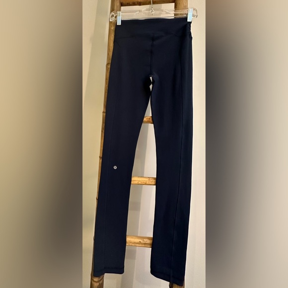 LULULEMON dark blue medium waist straight leg leggings size 4 - like NEW - Picture 4 of 10